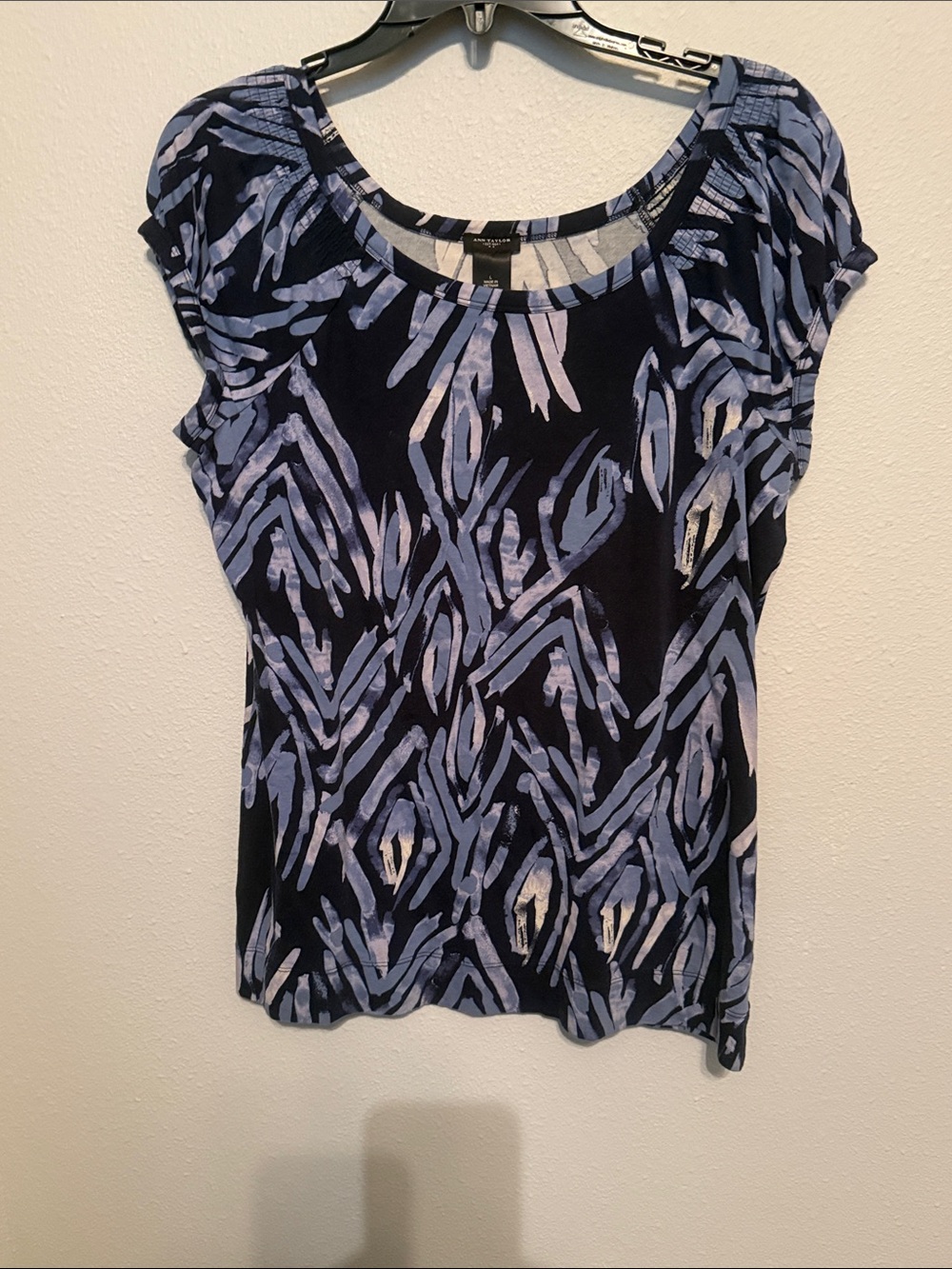 Ann Taylor Navy and Light Blue Abstract Cap Sleeve Top Large